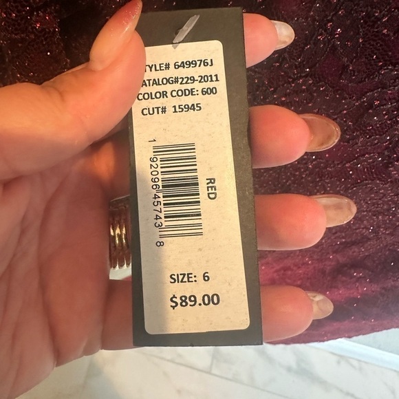 Onyx Formal Lace Christmas Dress Ombre Red Sparkle Size 6 New with Tag - Picture 4 of 4